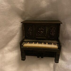 Vintage Dark Brown Mini Piano Pencil Case - PlayMe